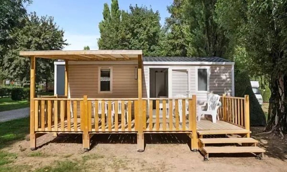 Torreilles-Plage House | Mobile Home | Classic | 2 Bedrooms | 4 People | Raised Deck | TV