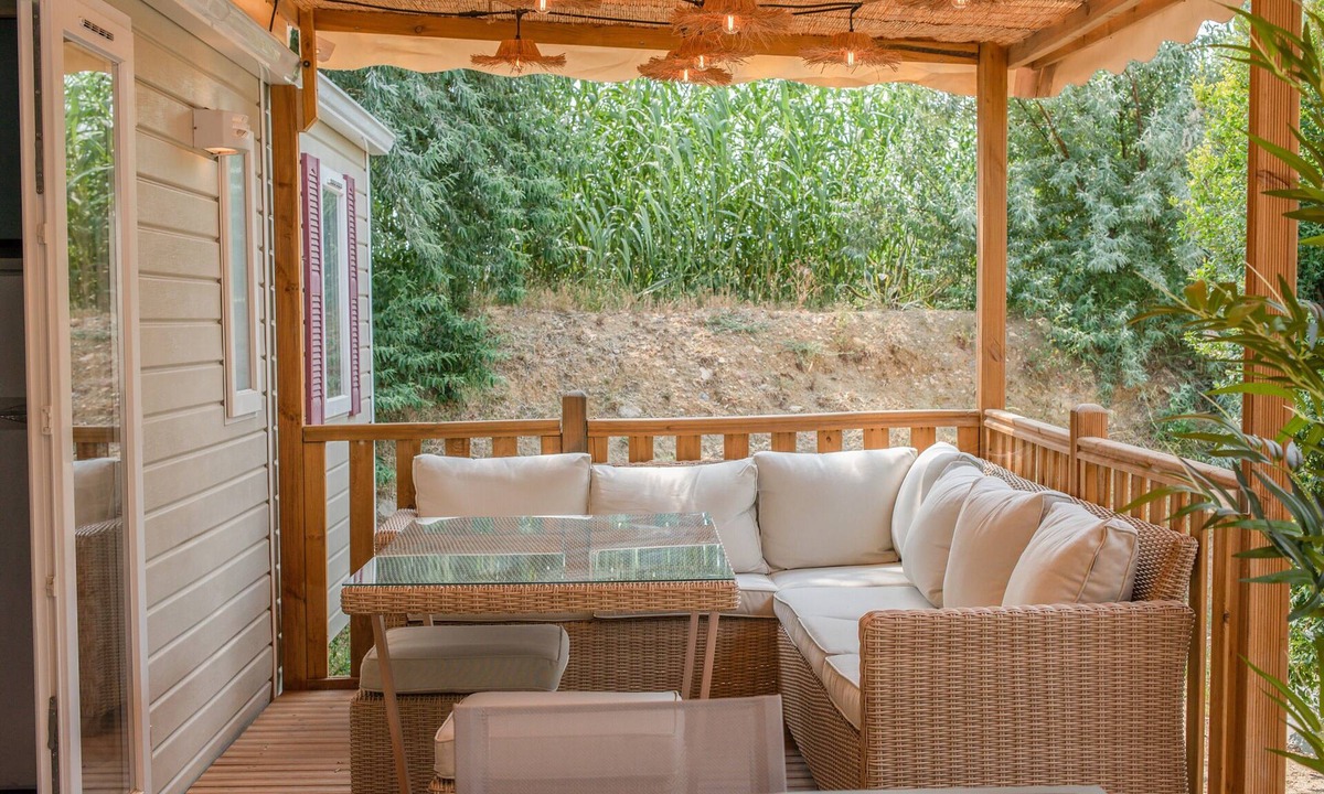 Canet-Plage House | Mobile Home "Les Pieds Dans L'Eau" with Private Terrace, Private Garden & A/C