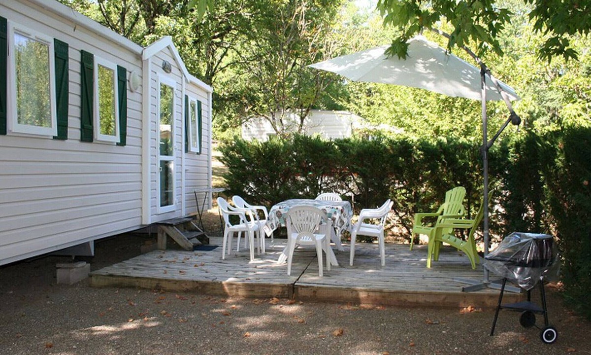 Payrac House | Mobile home with terrace at Payrac campsite