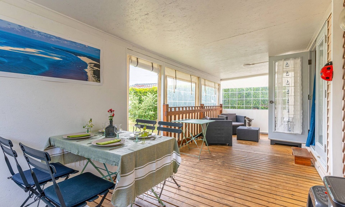 Gujan-Mestras House | "Mobilhome Bord De Mer Gujan Mestras" with Shared Pool, Private Terrace & A/C