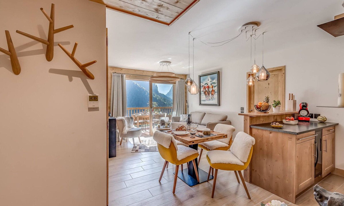 Champagny-en-Vanoise Apartment | Modern 3* apartment with SPA access and parking, 2 bedrooms, 4 persons