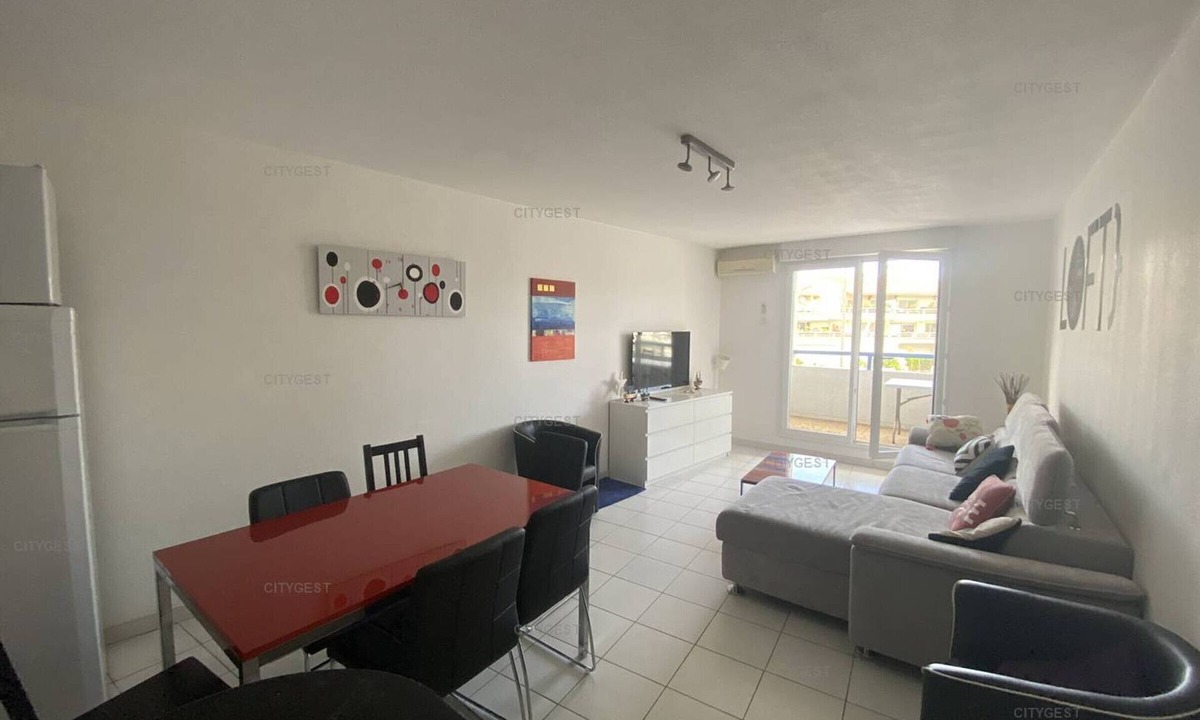 Le Port Apartment | Modern 3-room apartment on marina for 6 people