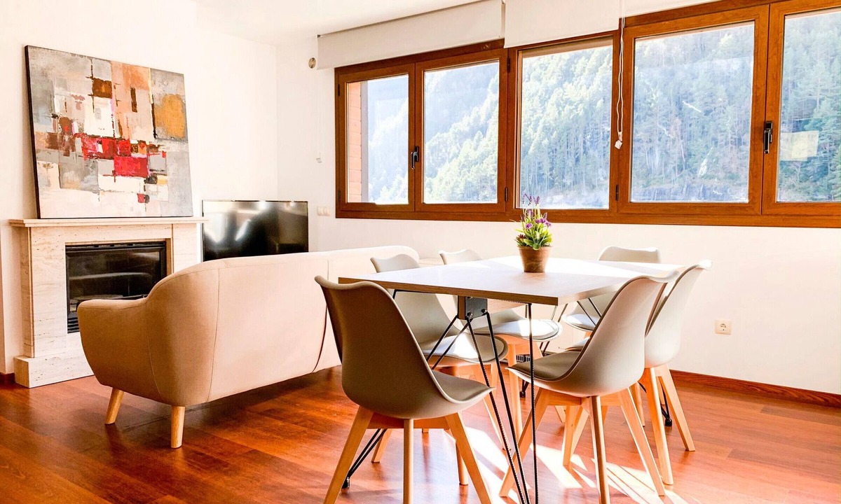 Arinsal Apartment | Modern apartment in Arinsal, near slopes, parking included