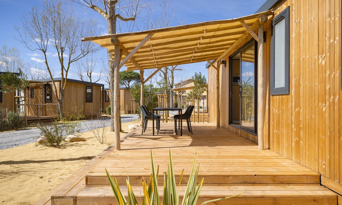 Le Grau-dʼAgde Ski Chalet | Modern chalet with air conditioning, in a holiday park, at 1.5 km from the beach