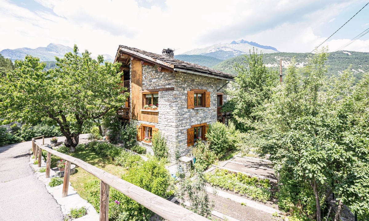 Bramans Apartment | Montagnard Savoyard Apartment with Mountain View, Private Terrace & Wi-Fi