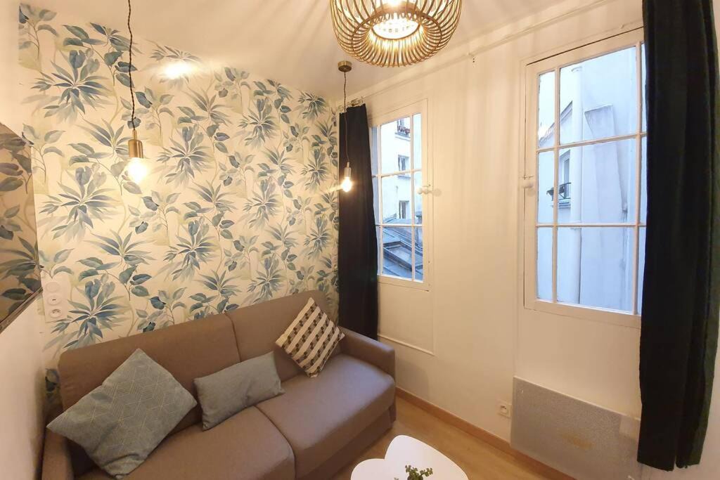 Pigalle Apartment | Montmartre Jungle