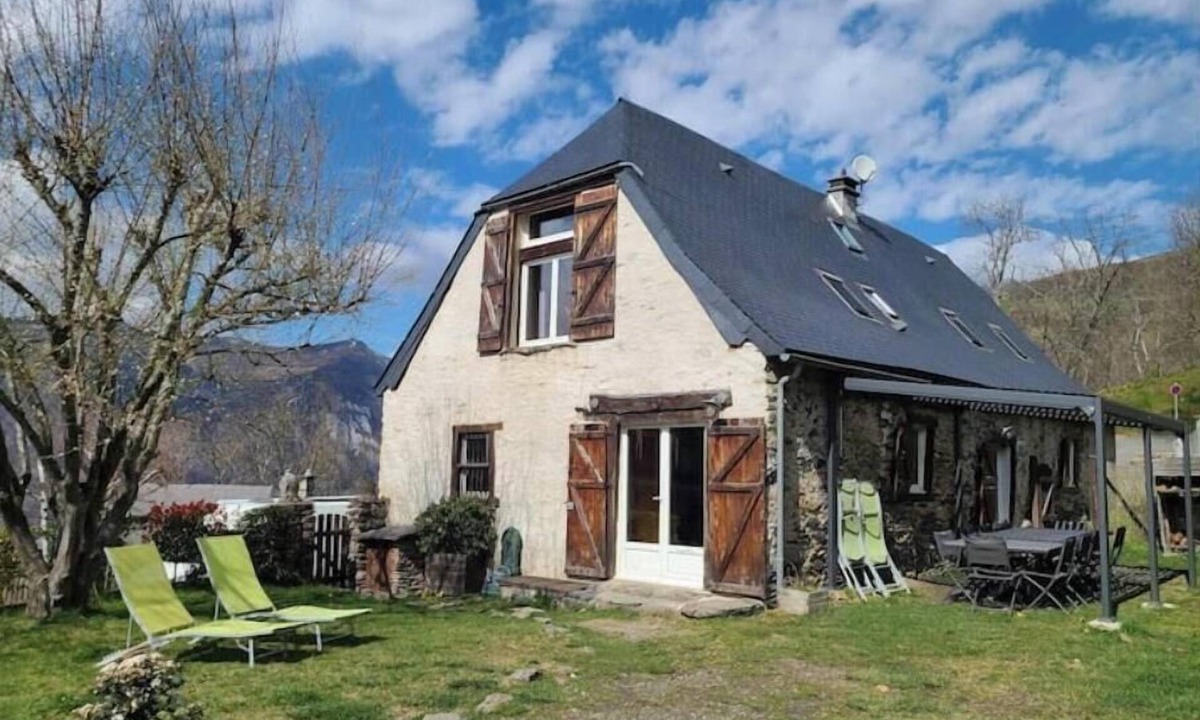 Saint-Pastous Ski Chalet | MOUNTAIN CHALET WITH JACUZZI