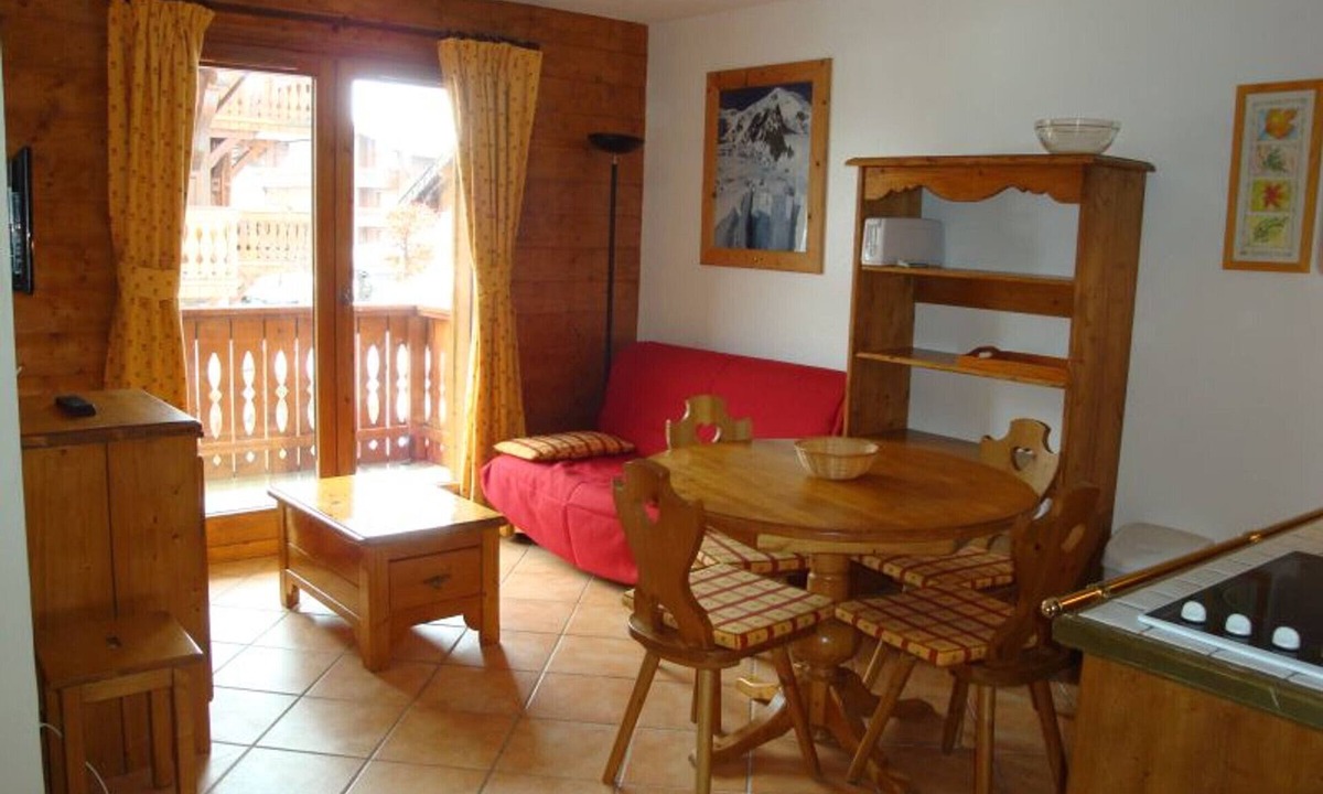 Pralognan-la-Vanoise Apartment | Mountain style apartment, 3 rooms for 4 people
