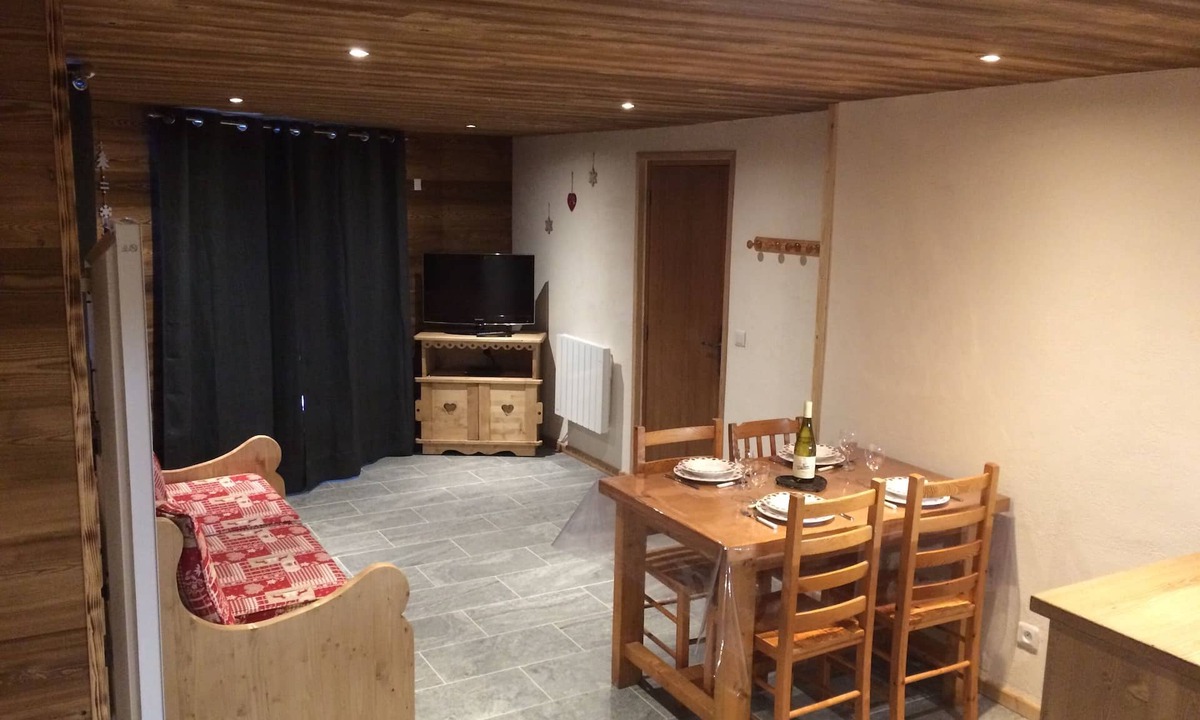 Bonneval-sur-Arc Apartment | Mountain-style apartment La Datcha 2 (sleeps 4) in the old village