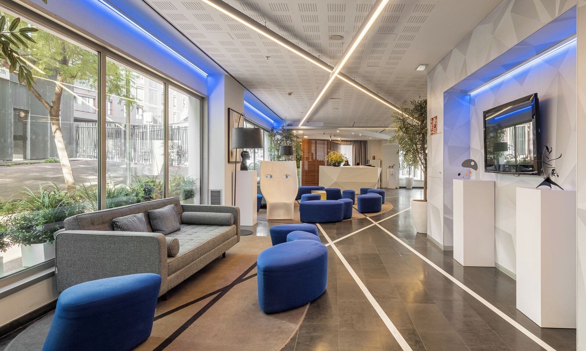 El Parc i la Llacuna del Poblenou Hotel | Naitly Barcelona Poblenou