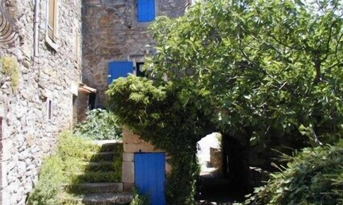 Avene House | Natural stone house with character at the foot of the Cevennes