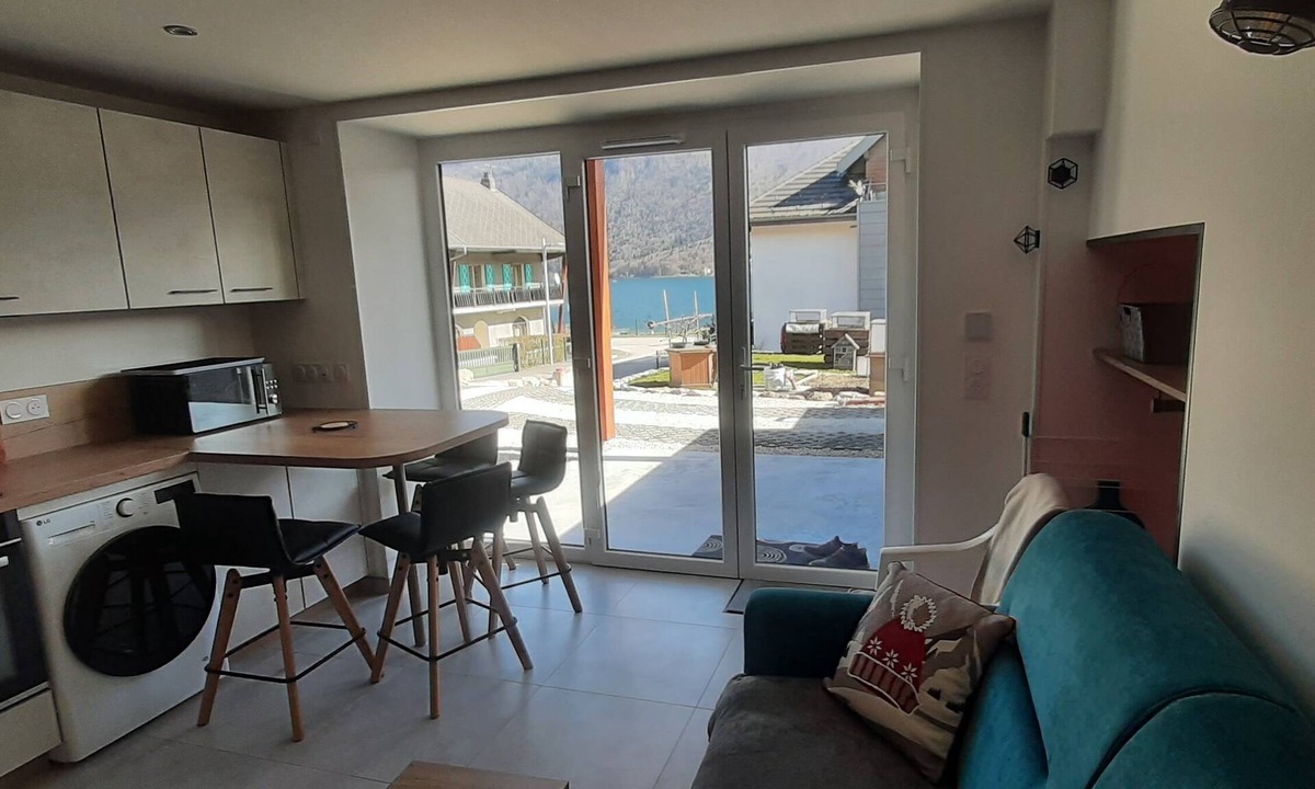 Chaparon Apartment | New single-storey apartment 25 m² 50 m from Annecy lakefront