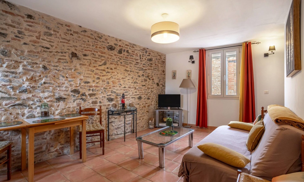Claira Apartment | Nice Apartment in Claira' with Wi-Fi and air conditioning