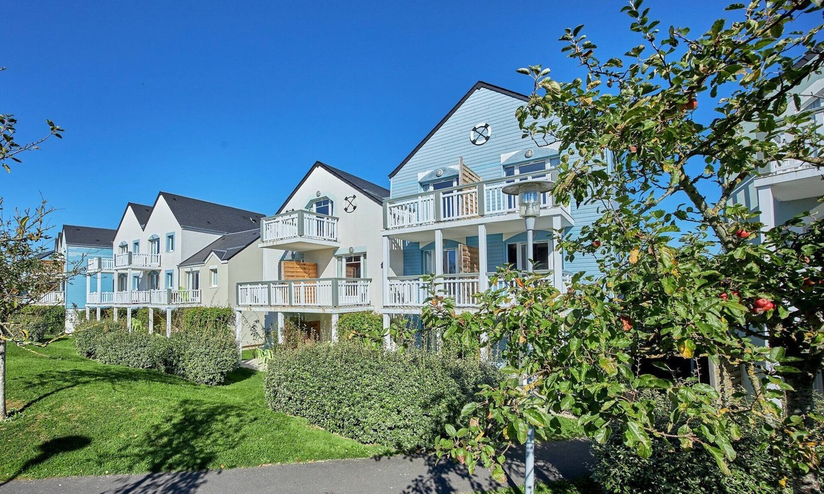 Courseulles-sur-Mer Apartment | Normandy Coastal Apartment for 5