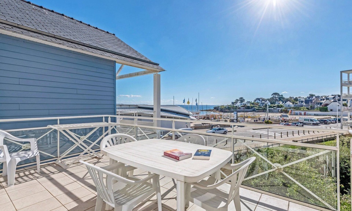 Plougonvelin Apartment | Ocean-View Duplex for 8