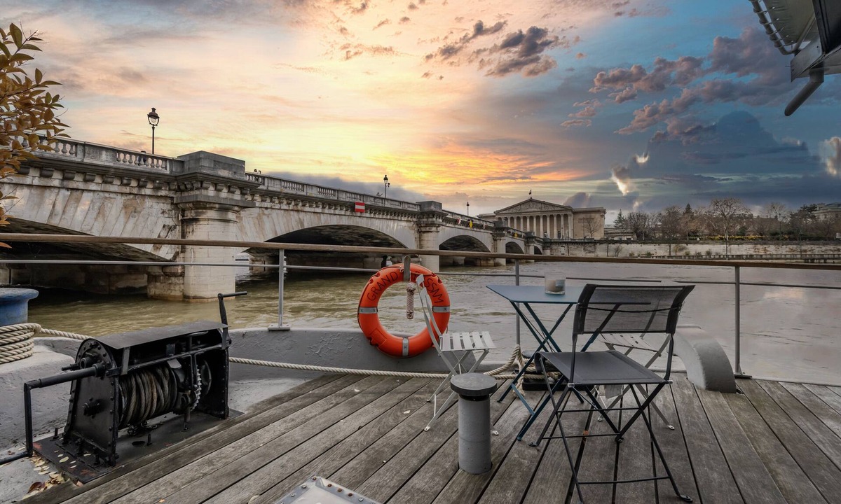 Quartier des Invalides Boat Rental | Péniche Luxe - Concorde/vue Tour Eiffel