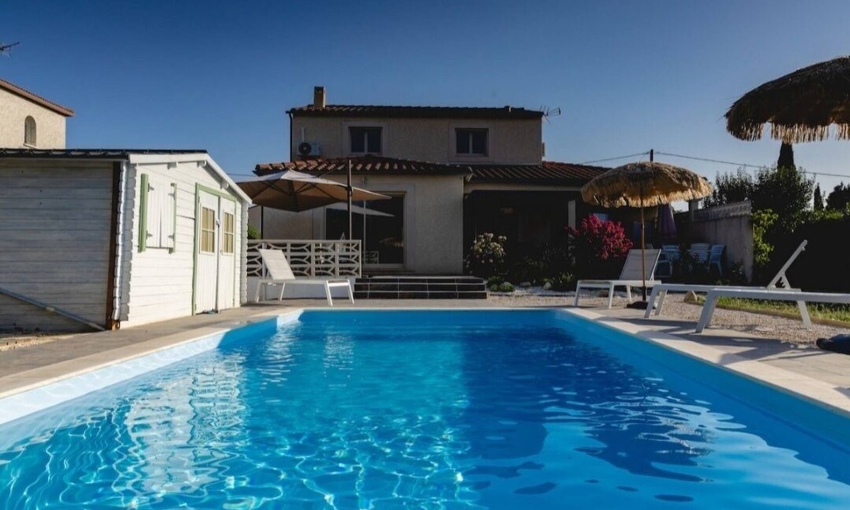 Millas Villa | PARENTHESE ENSOLEILLÉE Villa for 10 to 12 people with swimming pool, large garden