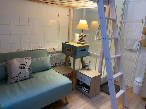 Quartier Saint-Georges Apartment | Paris Studio Rose & Stouring
