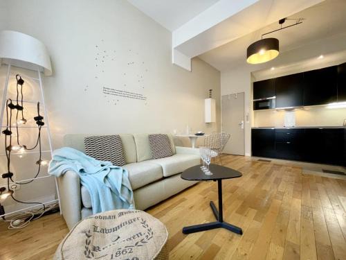 Quartier du Mail Apartment | PARISIAN HOME l BELLAN
