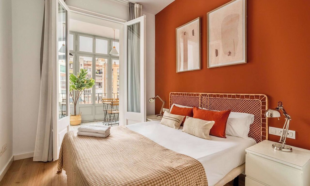 L'Antiga Esquerra de l'Eixample Apartment | Paseo de Gracia sunny and large 4 bedrooms