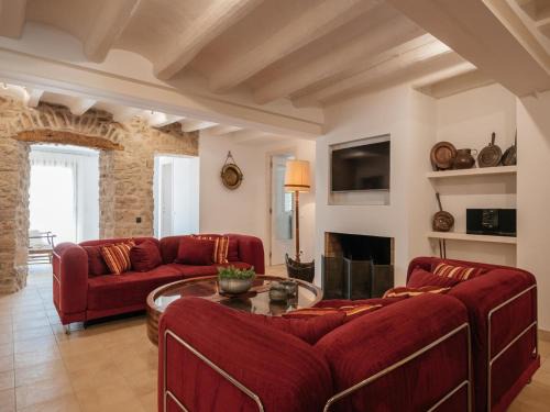 Castellnou de Bages House | Peaceful Rural Retreat near Suria