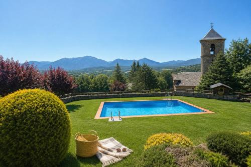 Isovol Ski Chalet | Piscina, jardín con vistas para 8, by Cal Querol