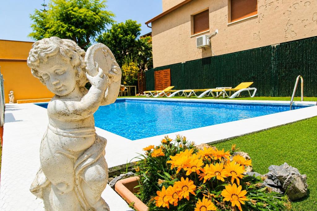 Premia de Mar Apartment | Pool and sea 20' from Barcelona