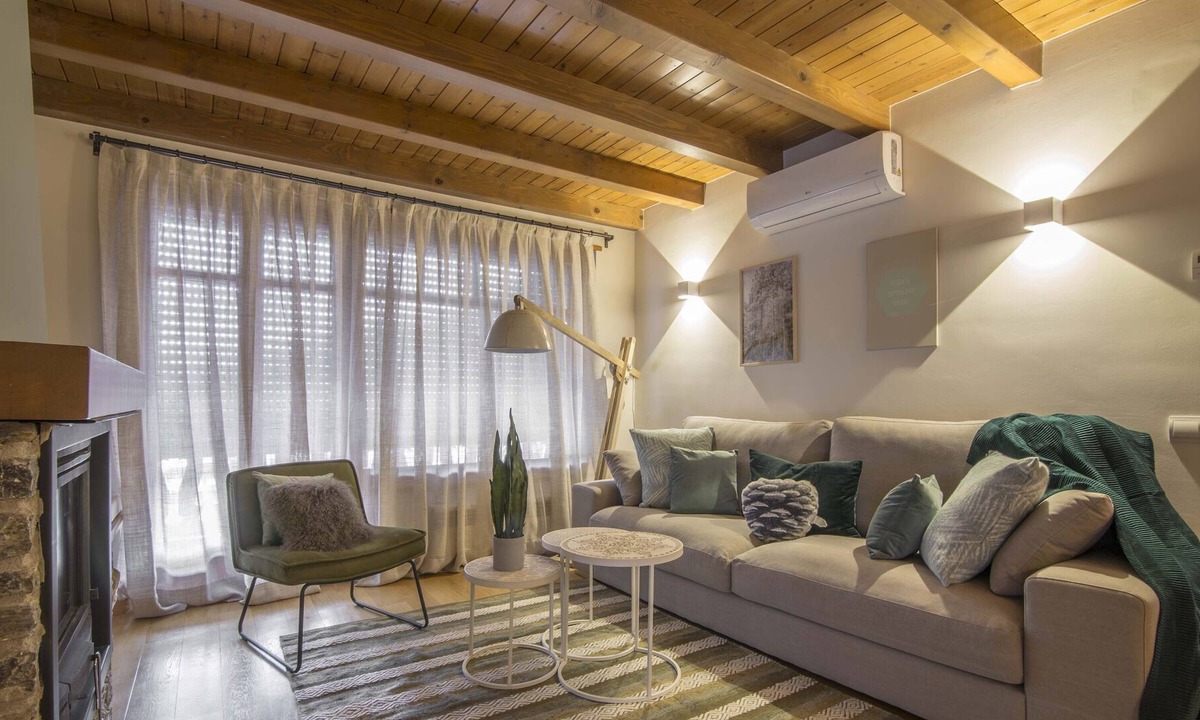 Alt Aneu Apartment | Precioso Ático con chimenea 48 2D