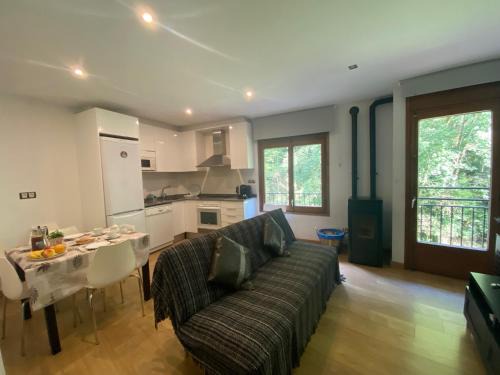 Ribes De Freser Apartment | Precioso apartamento con vistas montaña o rio