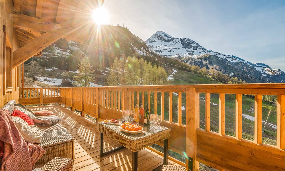 Les Boisses Apartment | Premium 4* Apartment Ski-in/Ski-out with SPA and Parking