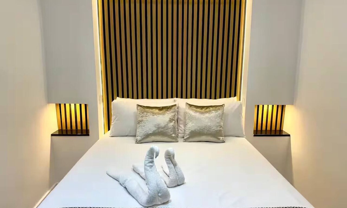 El Raval Apartment | Premium Central appartment Las Ramblas: 4 Beds and baths, 9 guests