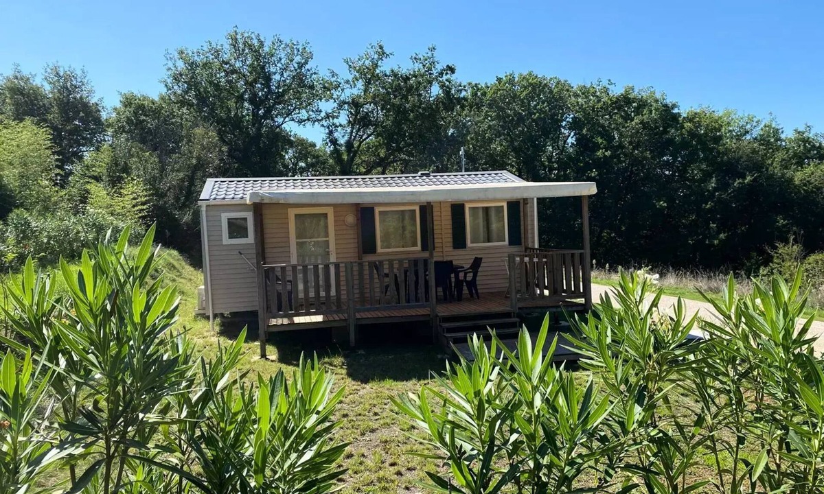 Montricoux House | Premium Mobile Home - 2 bedrooms (Max. 4 adults + 1 child), optional air conditioning for 4 to 5 people - 4 people included in the rate