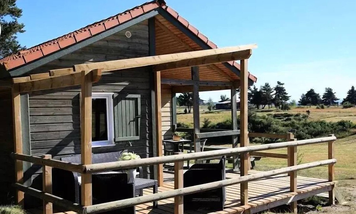 Chastanier Ski Chalet | Premium Wooden Chalet for 6 People