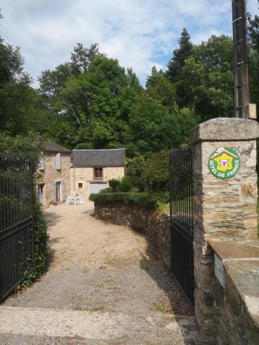 Lacaze House | Presbytère st michel de léon