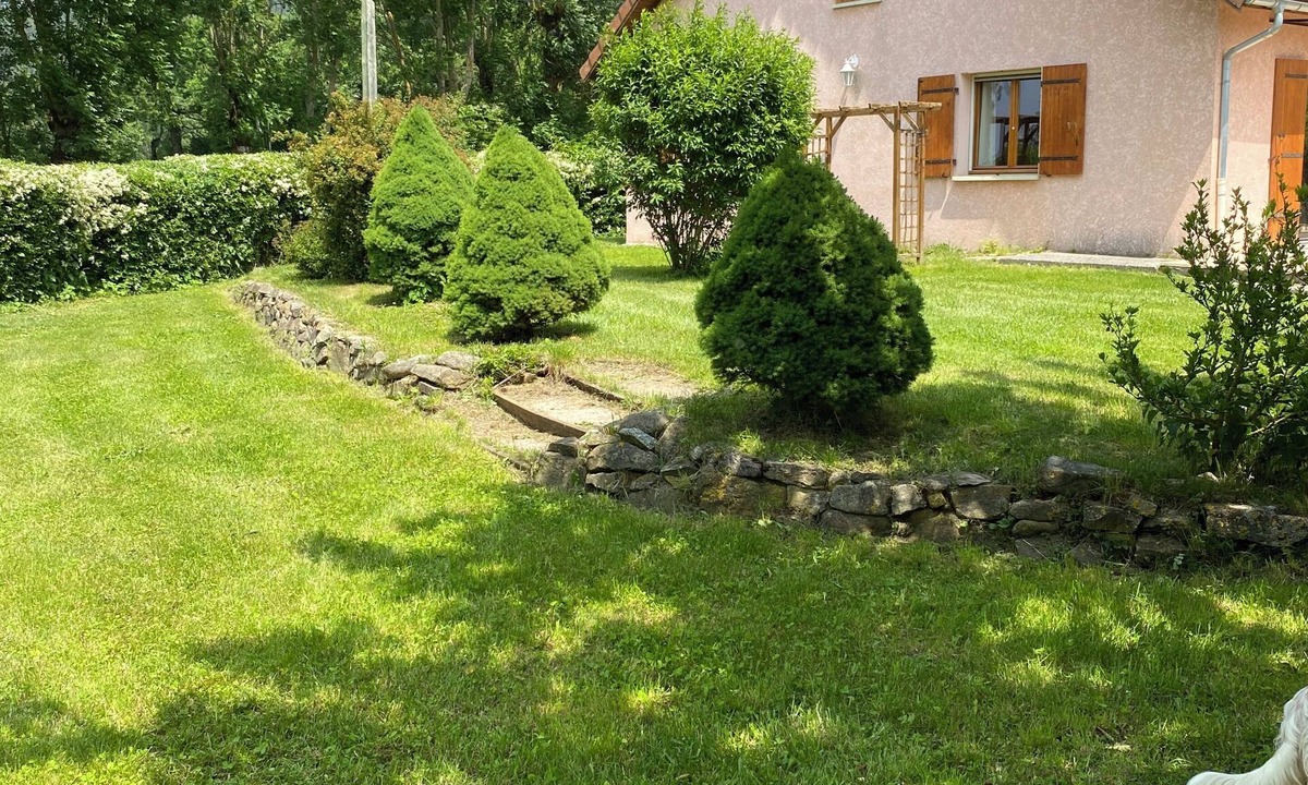 Saint-Eusebe-en-Champsaur Ski Chalet | Pretty cottage in the Parc des Ecrins Pets welcome
