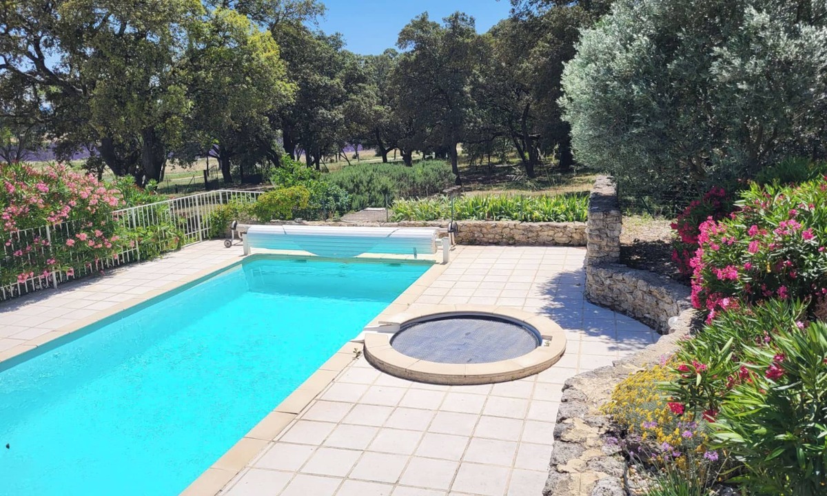 Grignan House | Provencal mas tt comfort with a clear view on the Mont Ventoux pool