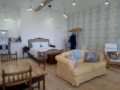 Saint-Gaudens Apartment | Pyrenees Vue Gite Hoopoe - Le Plus Commentaires Positifs,Vues Fantastique, Petit-Déjeuner, Calme, Piscine, Parking