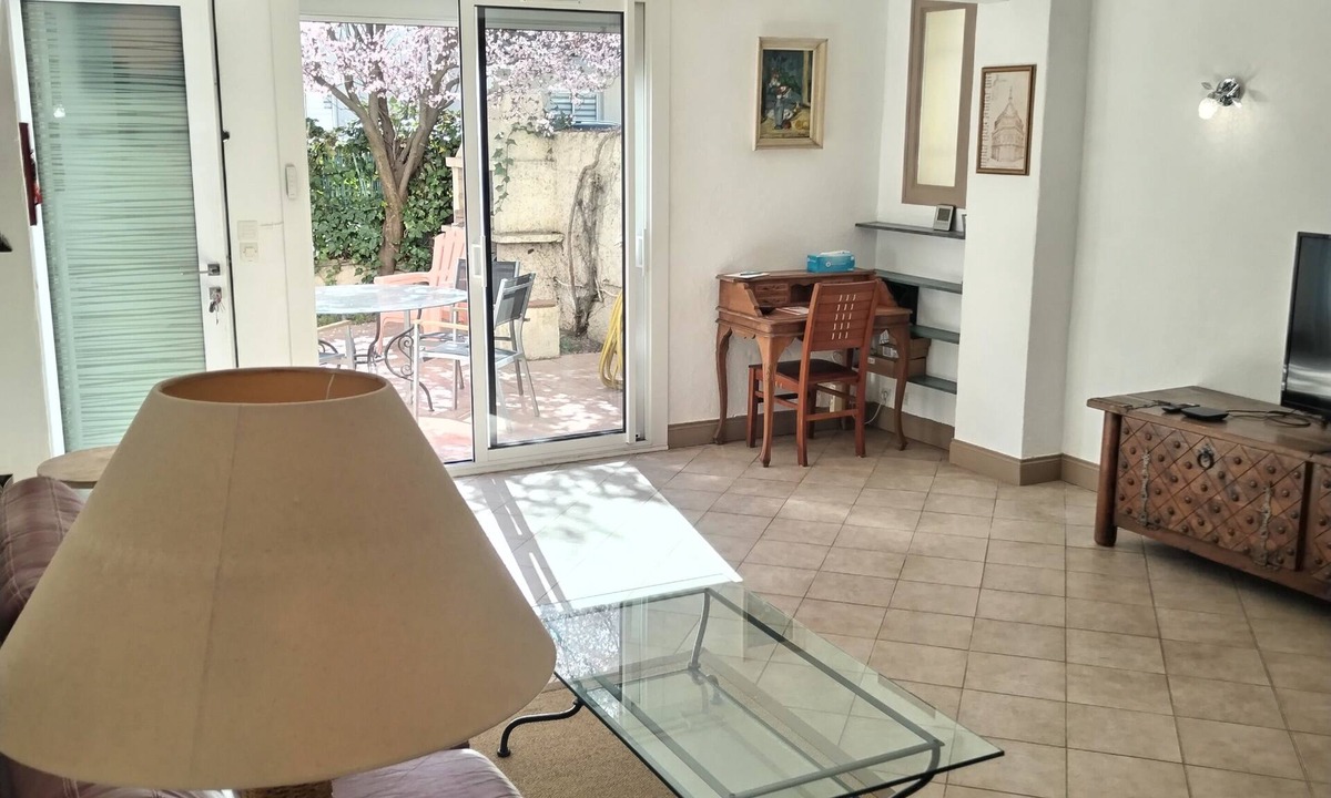 Salon-de-Provence Apartment | Quiet garden level close to town center.