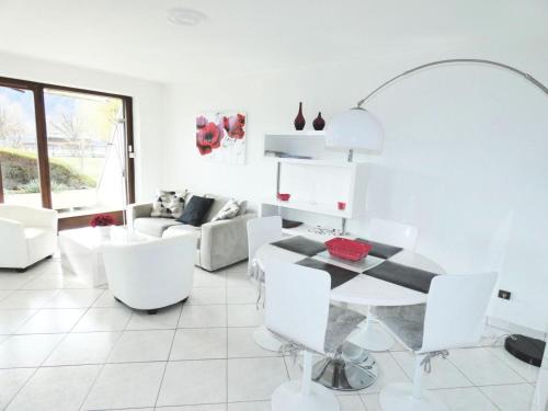 Aix-les-Bains Apartment | Résidence Les Colverts - Moderne et lumineux avec belle vue sur le lac ! MAE-7274
