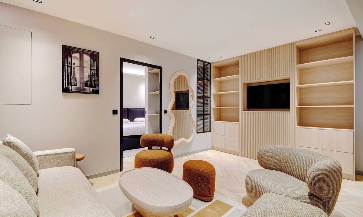 Quartier du Mail Apartment | Refined Parisian flat with Designer Finishes – Rue Montorgueil Elegance