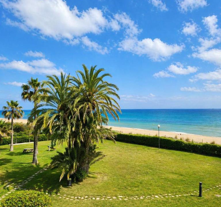 Gava Apartment | Relaxing Seafront Apartment Gavà 20 Min from BCN