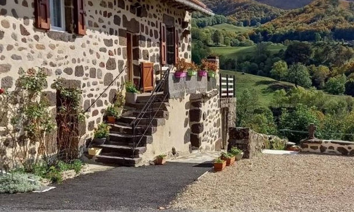 Mandailles-Saint-Julien Cottage | Renovated historic house with terrace, pets allowed