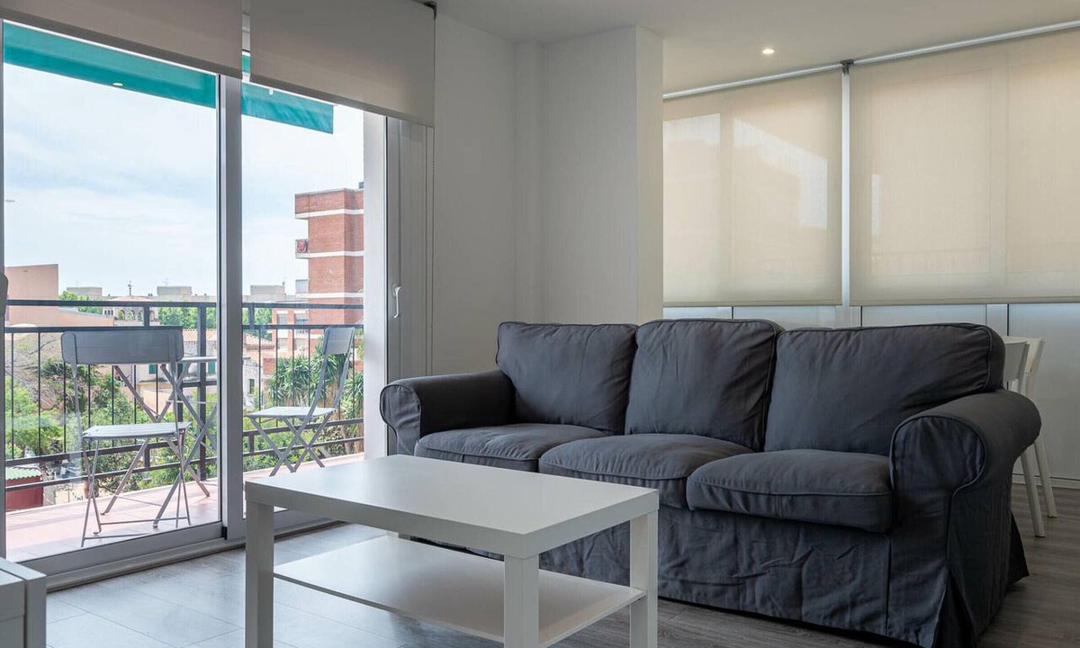 Torredembarra Apartment | Renovated 3-bedroom apartment near beach, air conditioning, parking