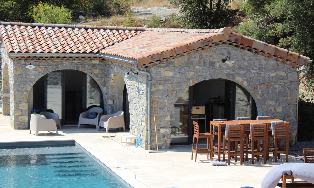 Les Vans House | Renovated 300 m2 stone farmhouse with swimming pool and large equipped pool house.