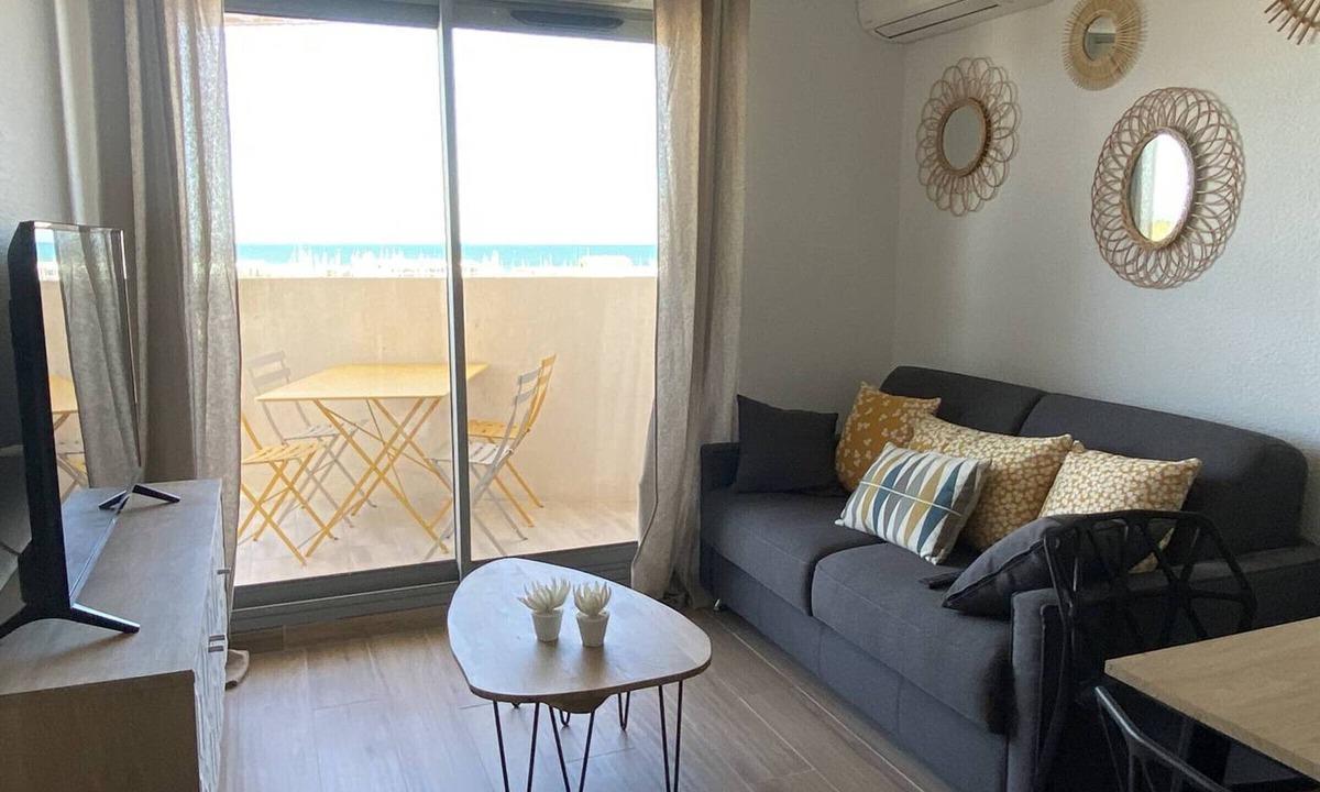 Le Port Apartment | Renovated apartment, parking, AC, sea view - 4 guests