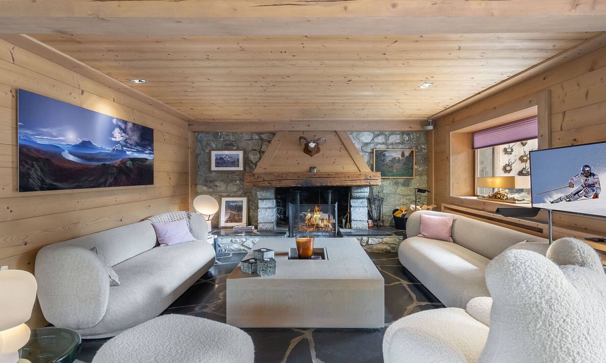 Meribel Ski Chalet | Renovated family chalet with sauna near the slopes