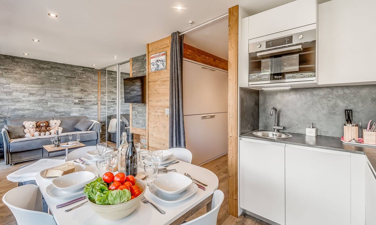 Le Lavachet Apartment | Renovated Studio 4 pax - Ski-in/Ski-out with WiFi