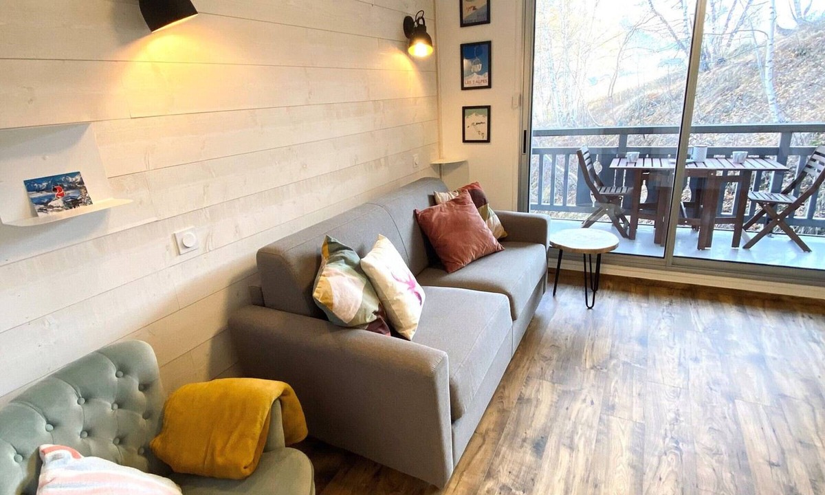 Mont-de-Lans Apartment | Renovated studio near slopes with free WiFi