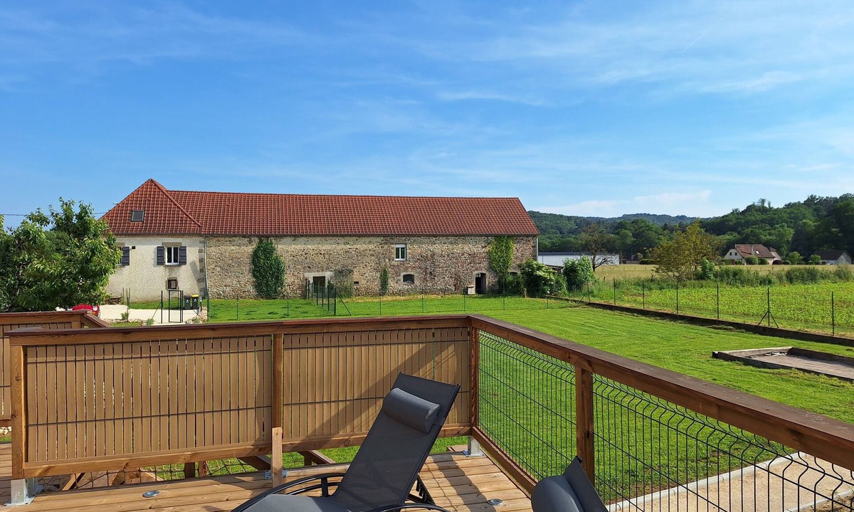 Nonards House | Renovated to make your stay "just like home". Pets allowed!