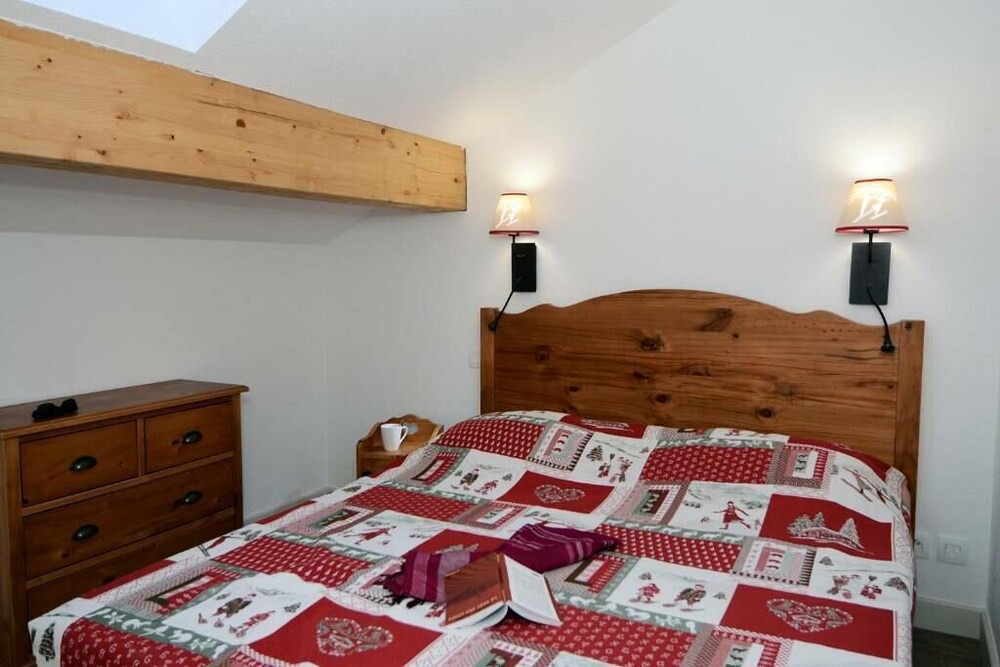Saint-Sorlin-d'Arves Apartment | Residence Odalys Les Bergers *** - 2 Rooms 4 People